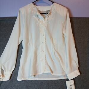 Christie and Jill blouse Ivory Covered Buttons NWT Feminine Embroidery